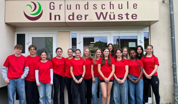 Schulsportassistenten beim Sportfest der Grundschule 
