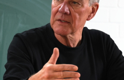„Im Schatten des Kreml“ – Udo Lielischkies besucht Politikkurse des 13. Jahrgangs