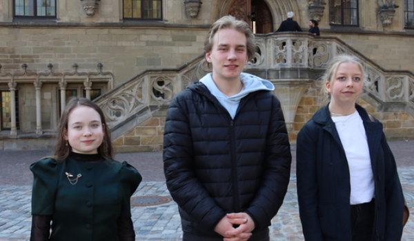 „Kommunalpolitik in die Schulen“