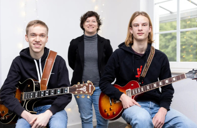 Zwei Gitarren-Schüler qualifizieren sich für den Landesentscheid (NOZ)