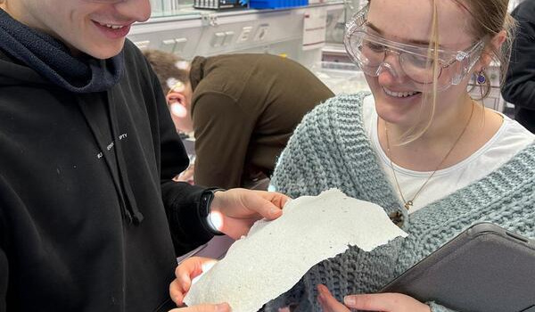 Chemie-LK erforscht die Kreislaufwirtschaft 