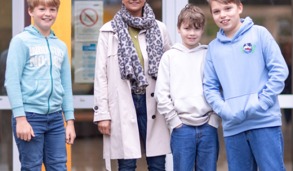Besuch der ehemaligen Klassenlehrkräfte aus den Grundschulen
