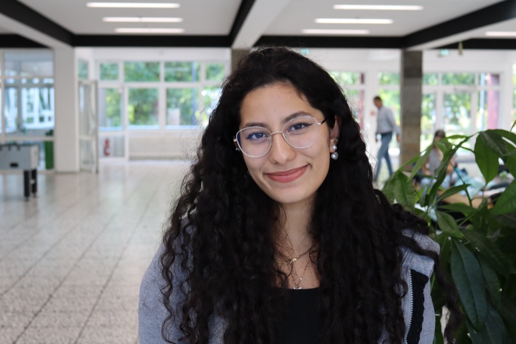 Leen Alkhatib, Schülerin