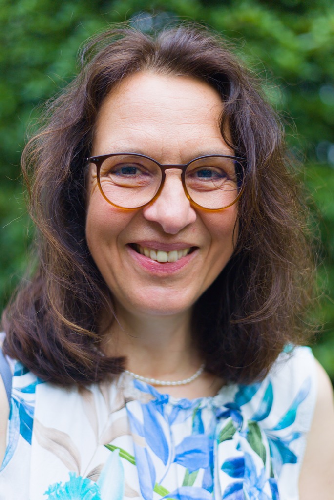 Dr. Bettina Heck